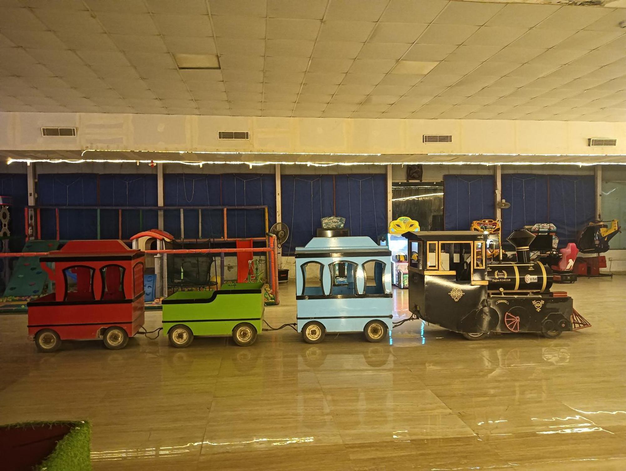 Krishna Fun Land 호텔 마투라 외부 사진